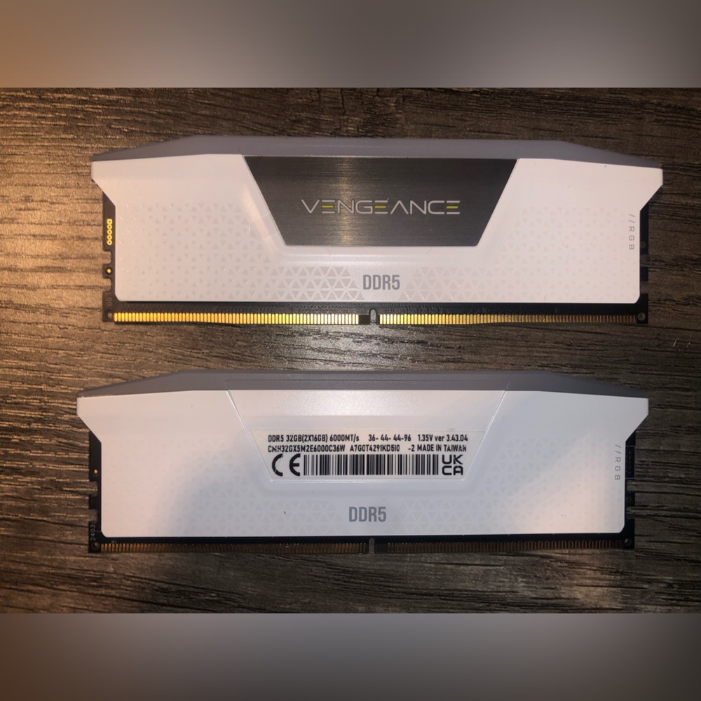 Corsiar Vengeance DDR5 32gb 16x2